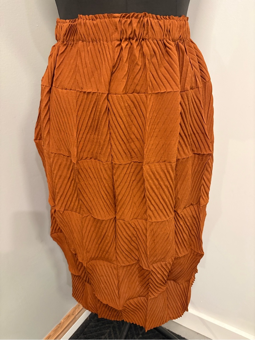 Brand new diamond pleated Panel Midi Skirt